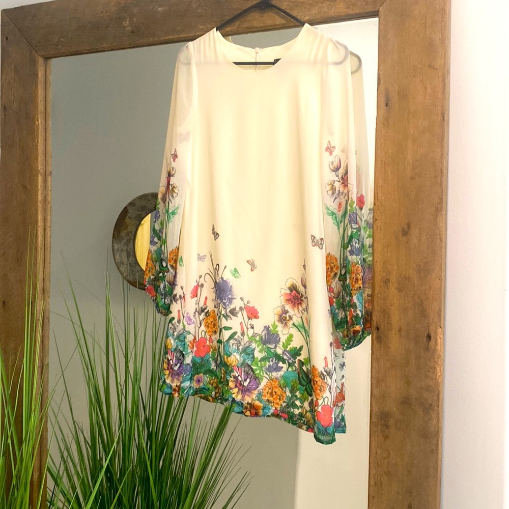 Great summer wedding dress in a lightweight polyester cream material